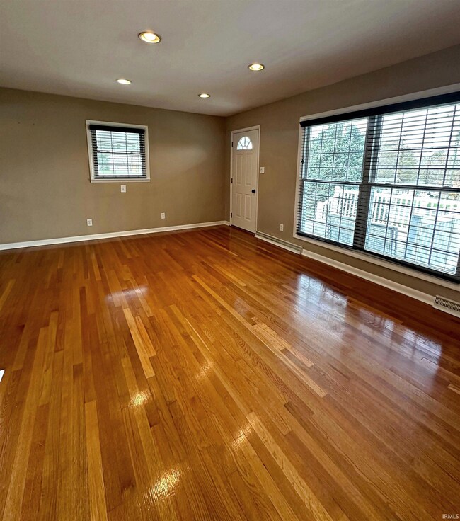 480 N 1300 E, Loogootee, IN 47553 - photo 2