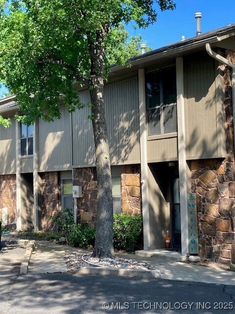 701 Lakeshore Dr unit 16, Eufaula, OK 74432 - photo 5