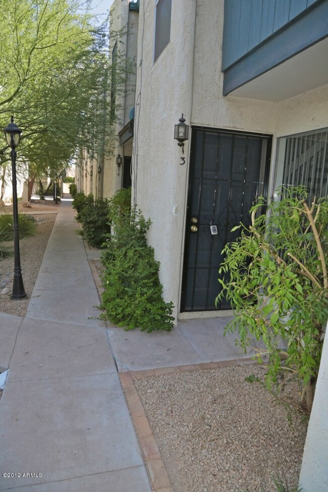 2946 N 14th St unit 4, Phoenix, AZ 85014 - photo 2