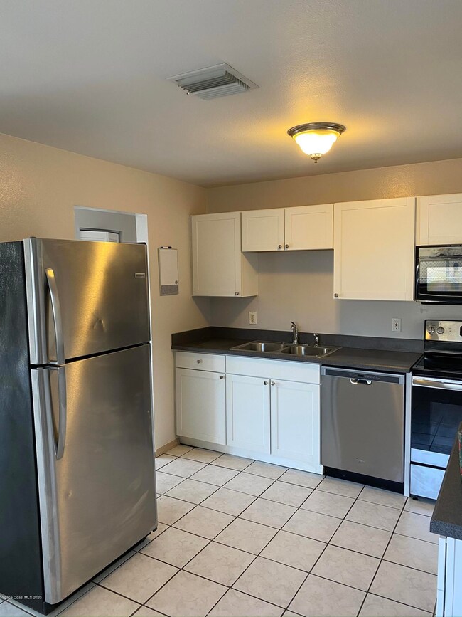 1466 Arnold Dr, Melbourne, FL 32935 - photo 4