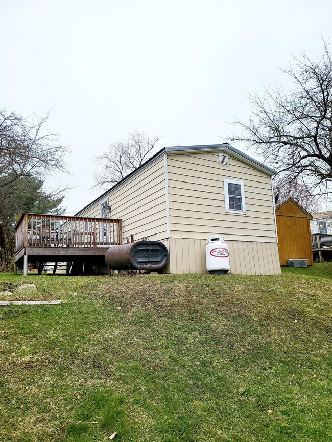 175 Leavitt Rd unit 9, Pittsfield, NH 03263 - photo 4