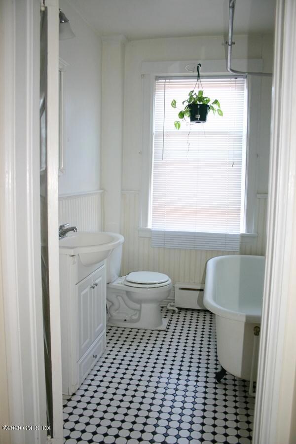 5 Strickland Rd. 002