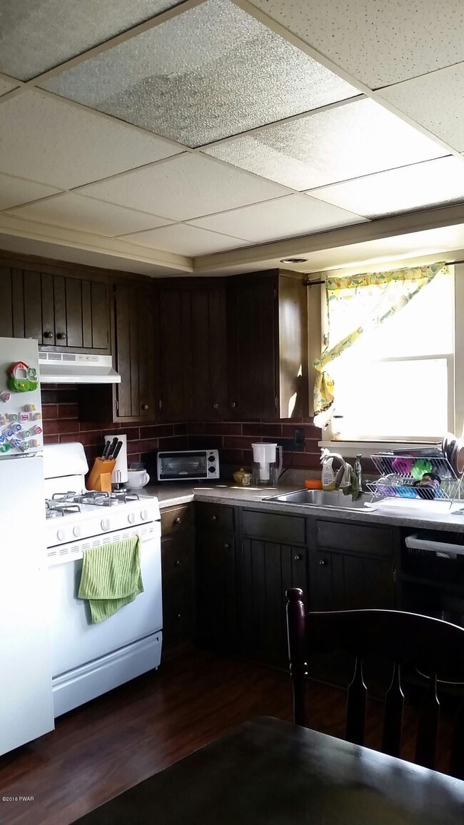 108 W High St, Milford, PA 18337 - photo 6