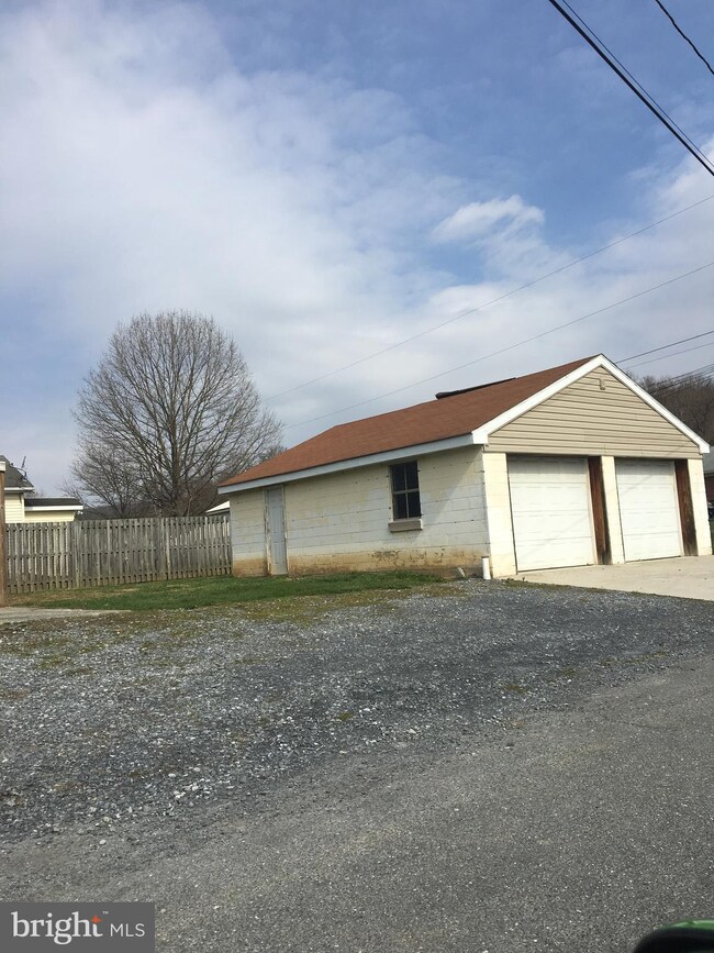 520 Knoxville Rd, Knoxville, MD 21758 - photo 5