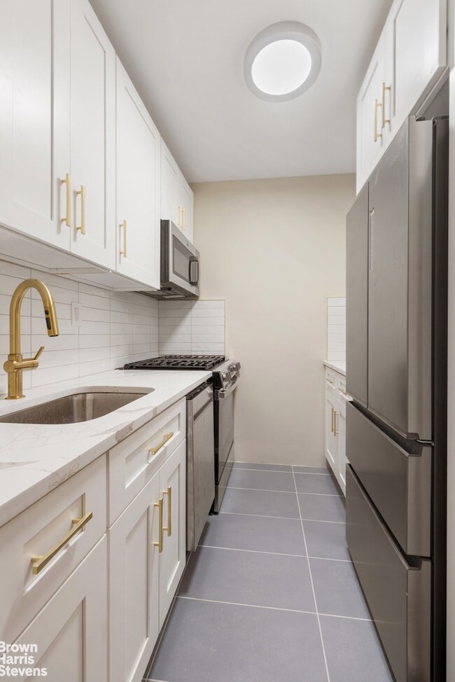 800 Grand Concourse unit 4BS, Bronx, NY 10451 - photo 5