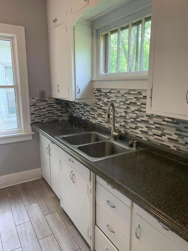 1034 University Dr N, Fargo, ND 58102 - photo 3