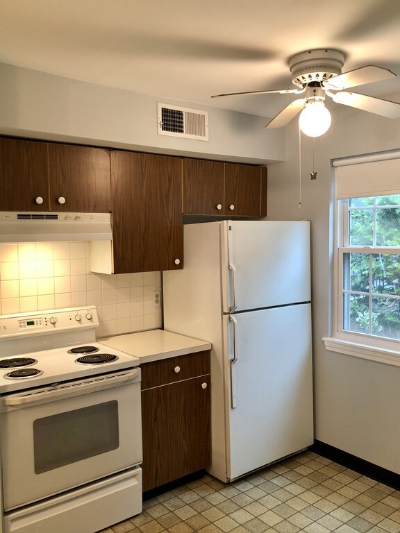 104 Windsor Dr unit 104A, Framingham, MA 01701 - photo 3