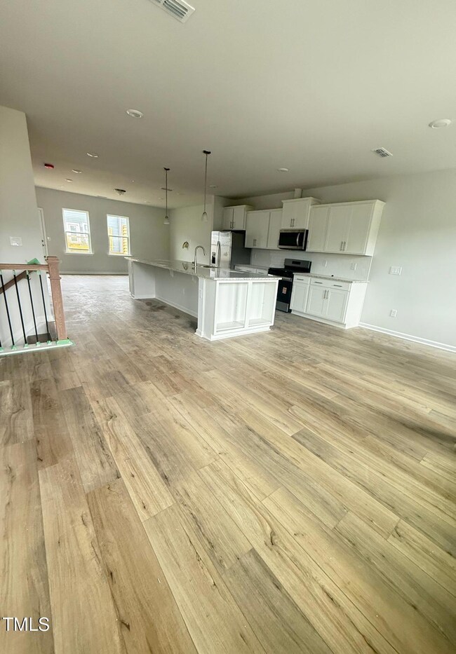 Kitchen & Dinning