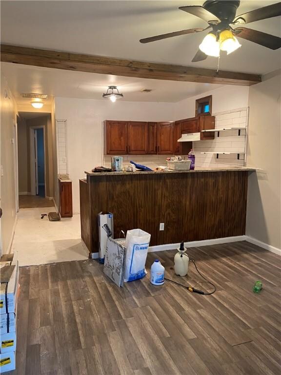 Living Room Kitchen / Bar