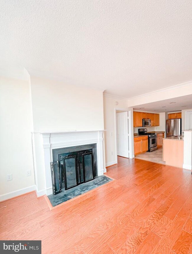 Station Square at Clarendon unit 806, Arlington, VA 22201 - photo 3