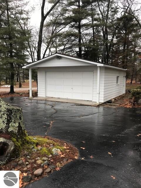 4522 E Michigan Ave, Au Gres, MI 48703 - photo 2