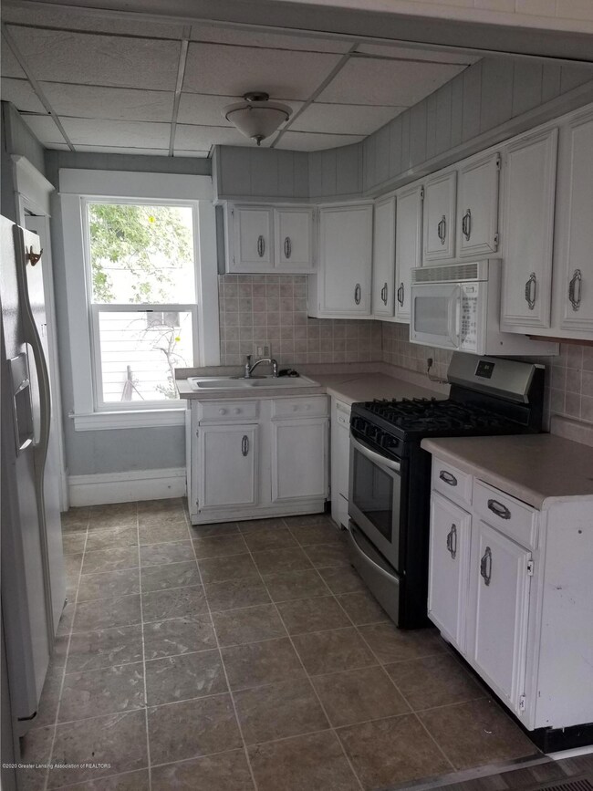 1819 Pattengill Ave, Lansing, MI 48910 - photo 3