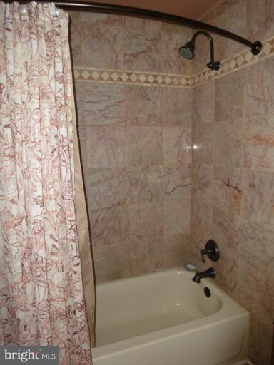 8018 Aladdin Dr, Laurel, MD 20723 - photo 4