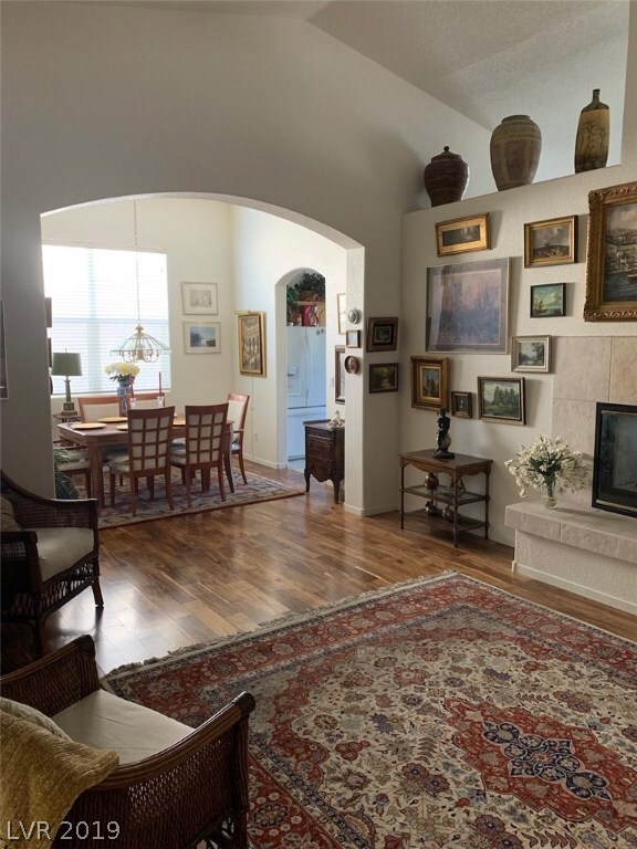 Formal Dining Rm