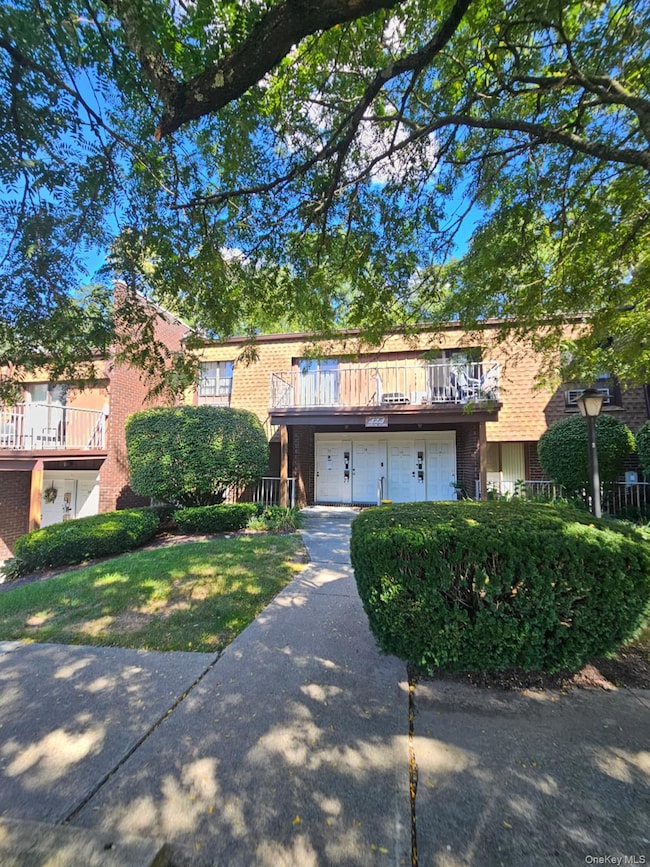 424 Carpenter Ave unit 11, Newburgh, NY 12550 - photo 2