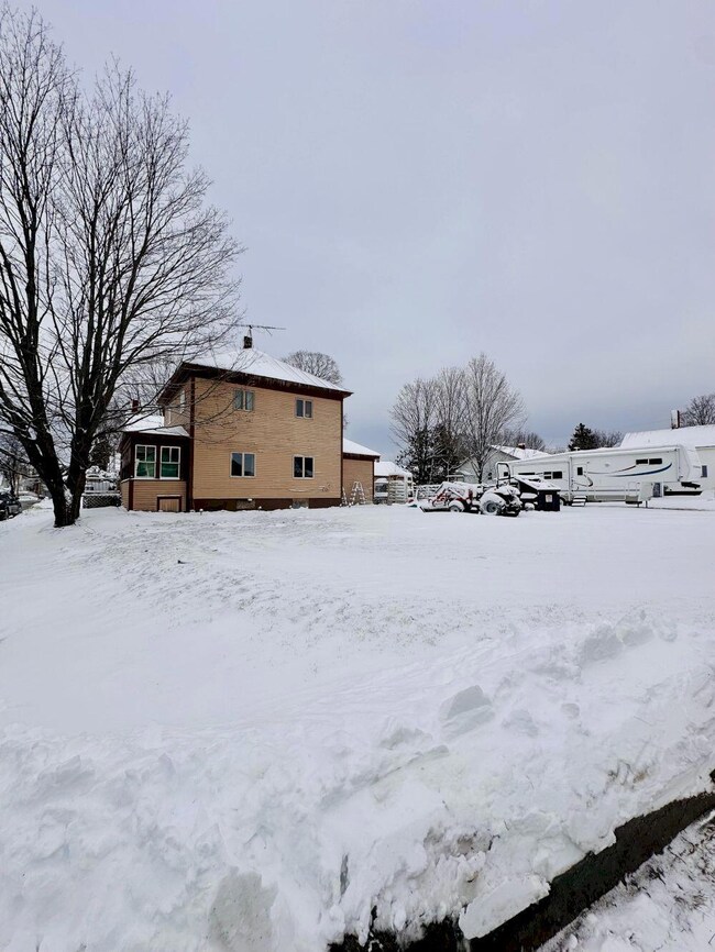 38 Mechanic St, Skowhegan, ME 04976 - photo 2
