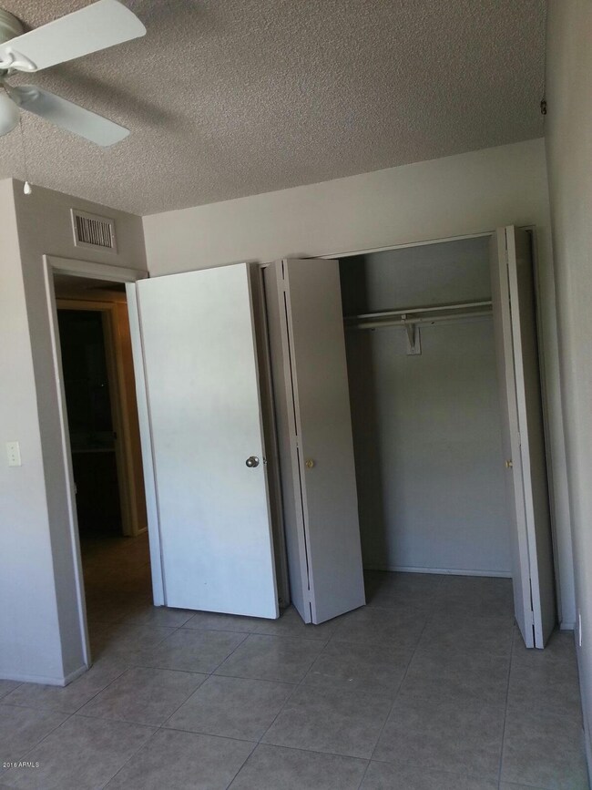 1843 Spring 201 bedroom