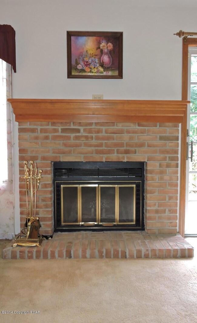 94 Village Dr, Stroudsburg, PA 18360 - photo 5