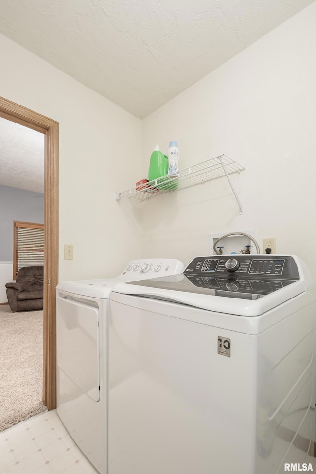 1905 14th St, Bettendorf, IA 52722 - photo 6