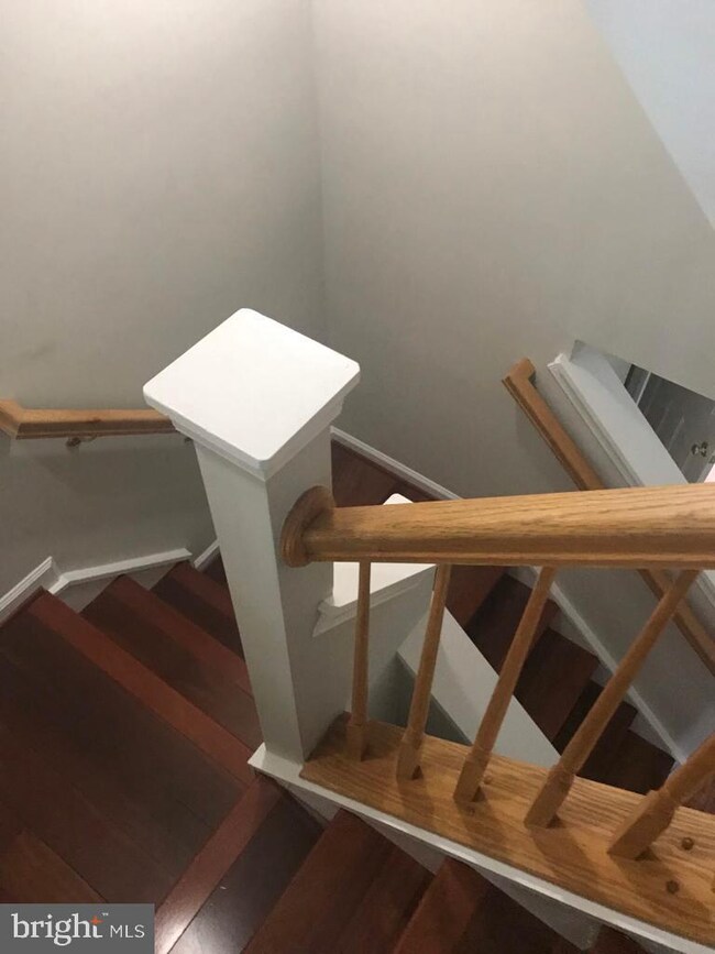 2529 Banshire Dr, Herndon, VA 20171 - photo 6