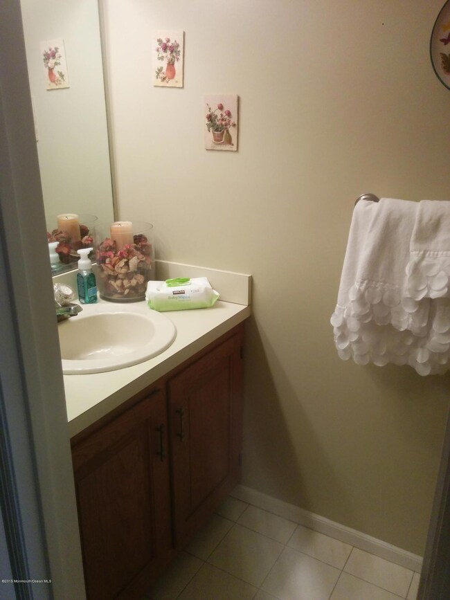 33 whitesands little silver half bath