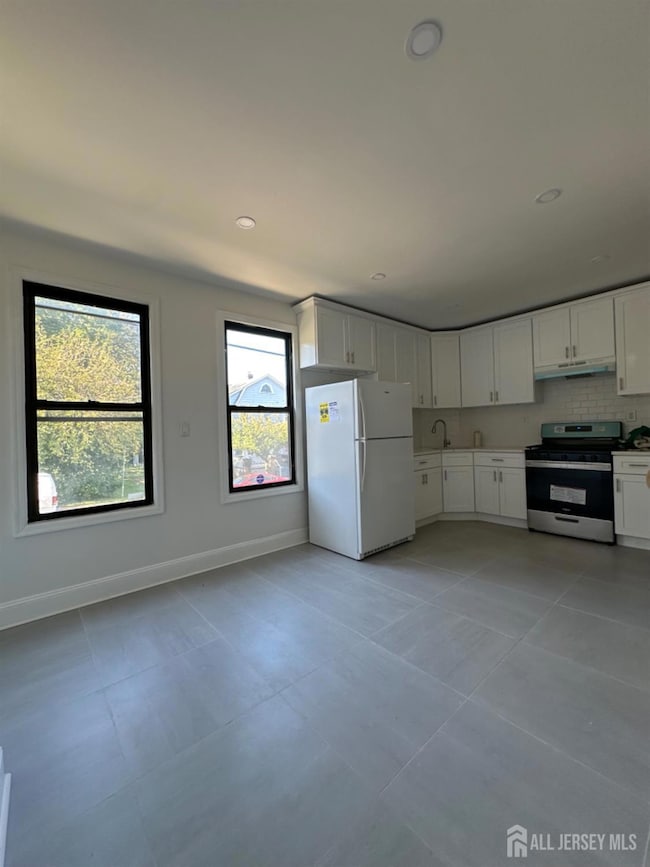 79 Nichol Ave, New Brunswick, NJ 08901 - photo 2