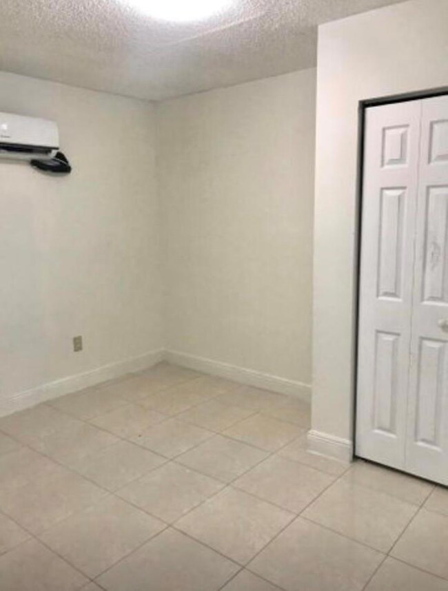 3150 Starboard Dr, Lake Worth, FL 33462 - photo 4