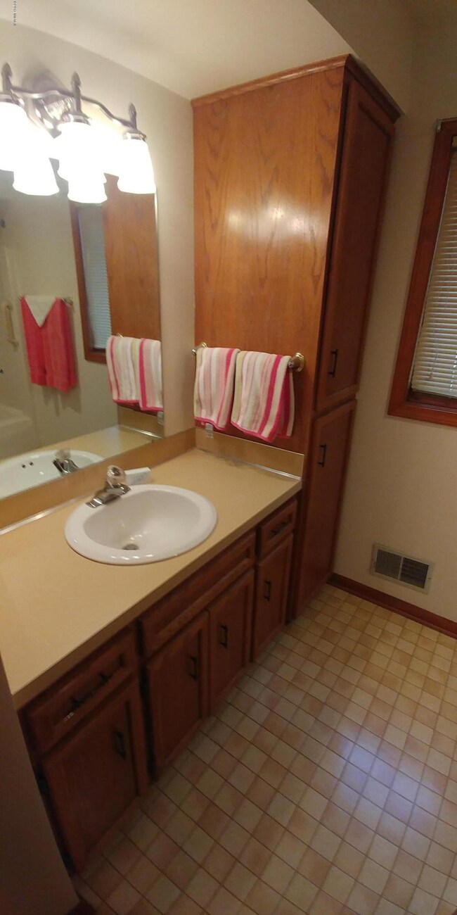 1316 Cranbrook Terrace NE unit 28, Grand Rapids, MI 49505 - photo 6