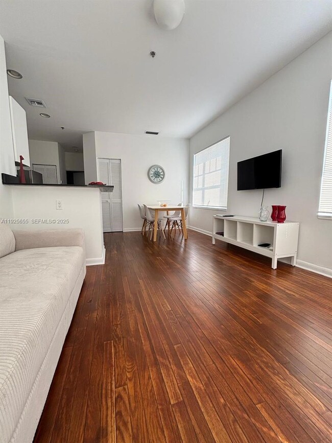 1244 Pennsylvania Ave unit 307, Miami Beach, FL 33139 - photo 4