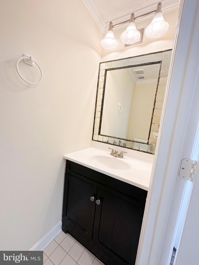 13943 Winding Ridge Ln, Centreville, VA 20121 - photo 7