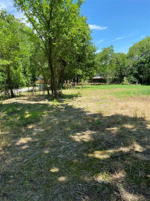 418 S 3rd St, Bonham, TX 75418 - photo 5