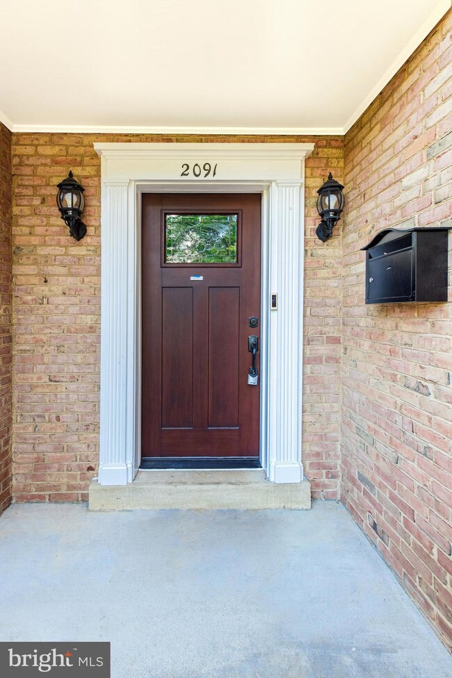 2091 Hopewood Dr, Falls Church, VA 22043 - photo 2