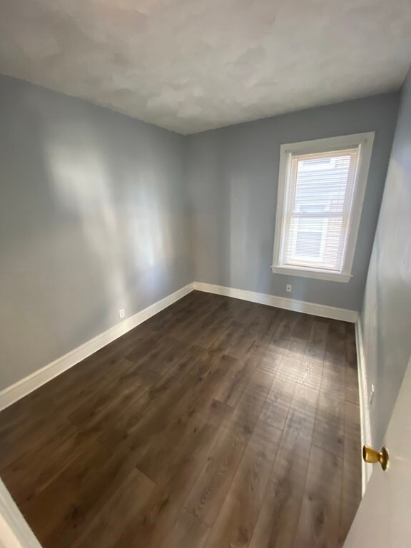502 4th St unit 2R, Fall River, MA 02721 - photo 6