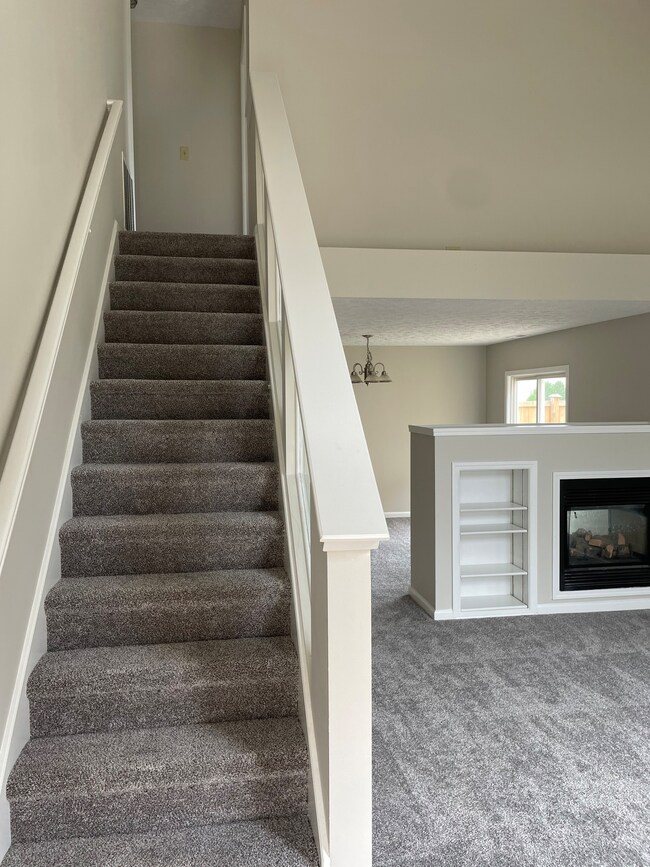 2664 Frasier Fir Dr, Greenwood, IN 46143 - photo 4