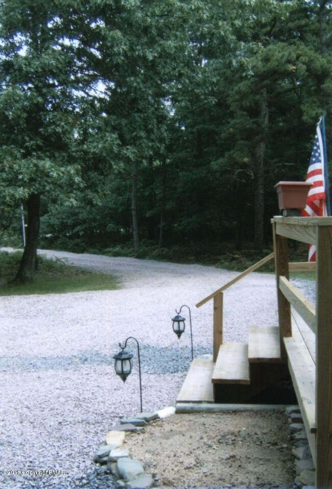 34 Berry Ln, Jim Thorpe, PA 18229 - photo 4