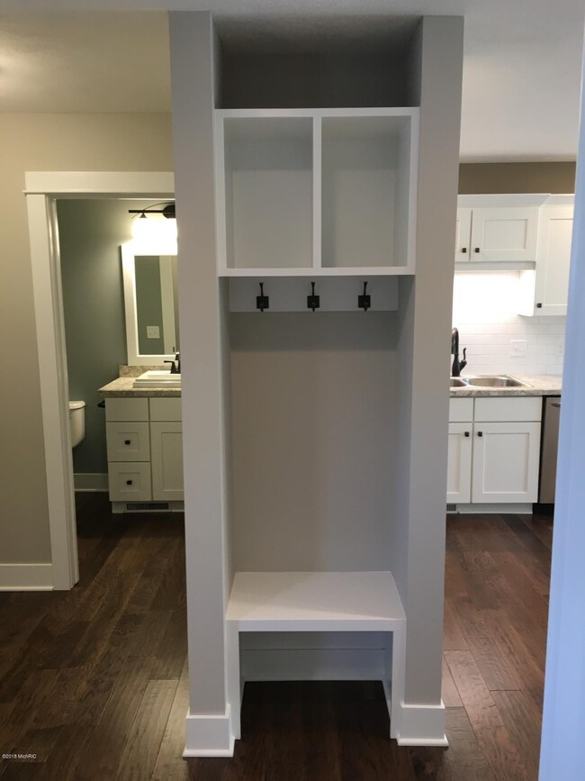 10117 boot bench