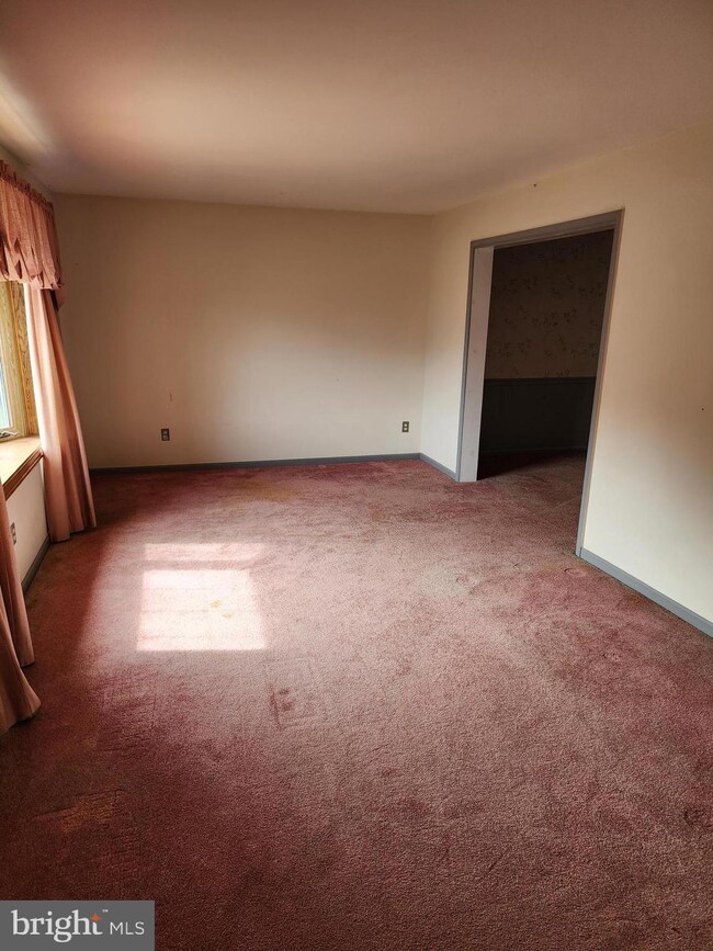 210 W Silver Fox Rd, Newark, DE 19702 - photo 6