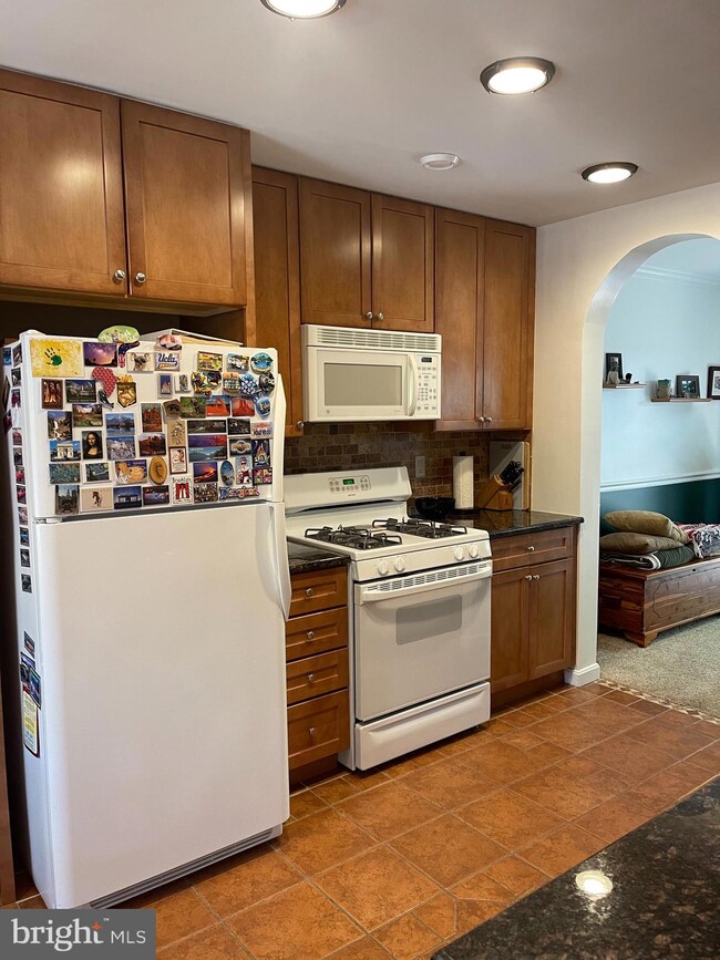 9307 Town Place Dr, Owings Mills, MD 21117 - photo 2