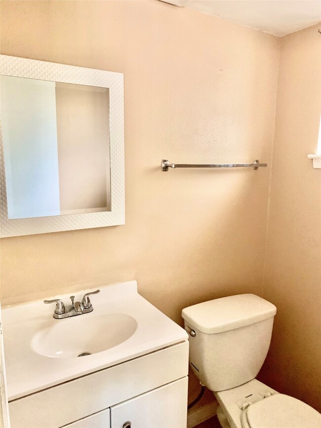 7734 Parker Rd, Houston, TX 77016 - photo 6