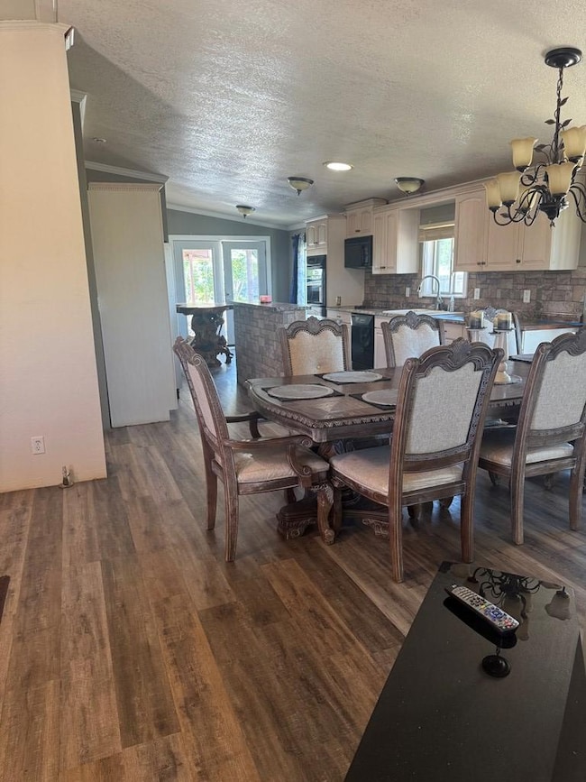 913 Ted St, Alpine, TX 79830 - photo 3