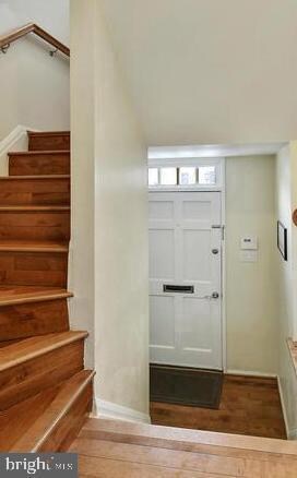 9692 Lindenbrook St, Fairfax, VA 22031 - photo 4