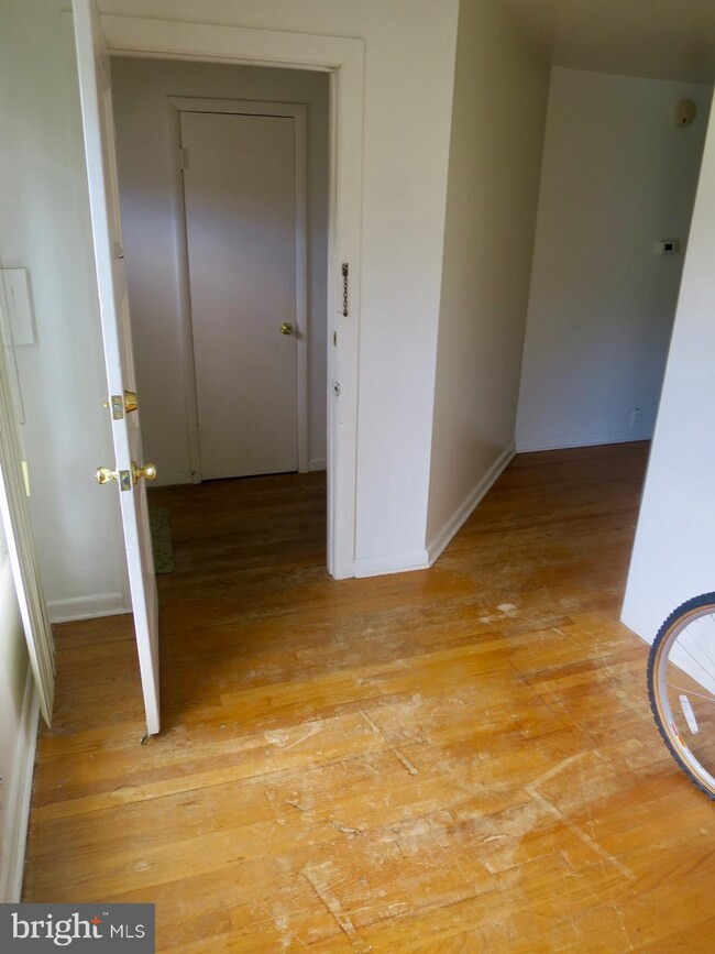 6221 Frederick Rd, Catonsville, MD 21228 - photo 5