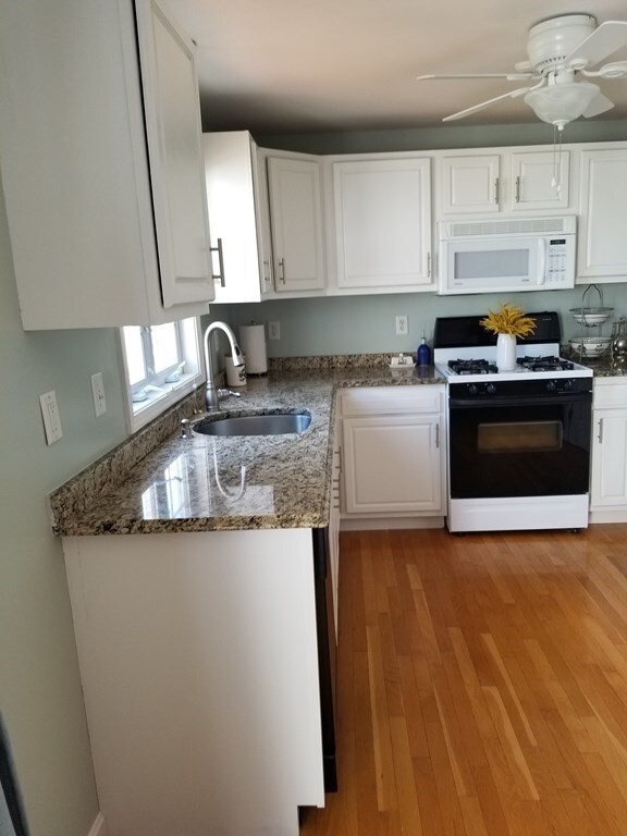 15 Meghan Ln unit 30, Dracut, MA 01826 - photo 3