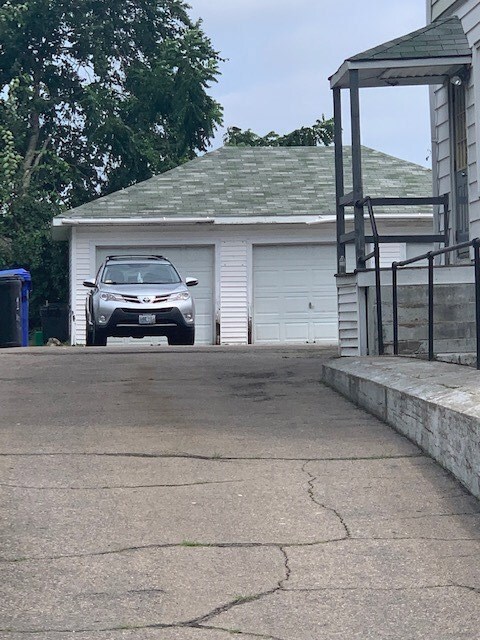 187 Sisson St, Pawtucket, RI 02860 - photo 3