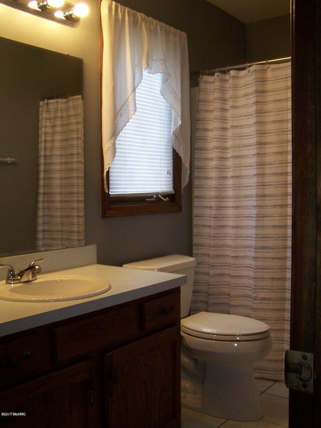 1603 Diamond Ct NE, Grand Rapids, MI 49505 - photo 6