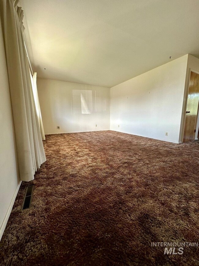 2675 Brentwood Ave, Burley, ID 83318 - photo 6