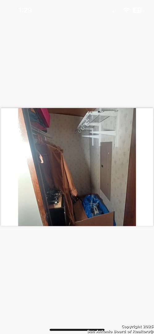 109 Hackberry St, Bandera, TX 78003 - photo 6