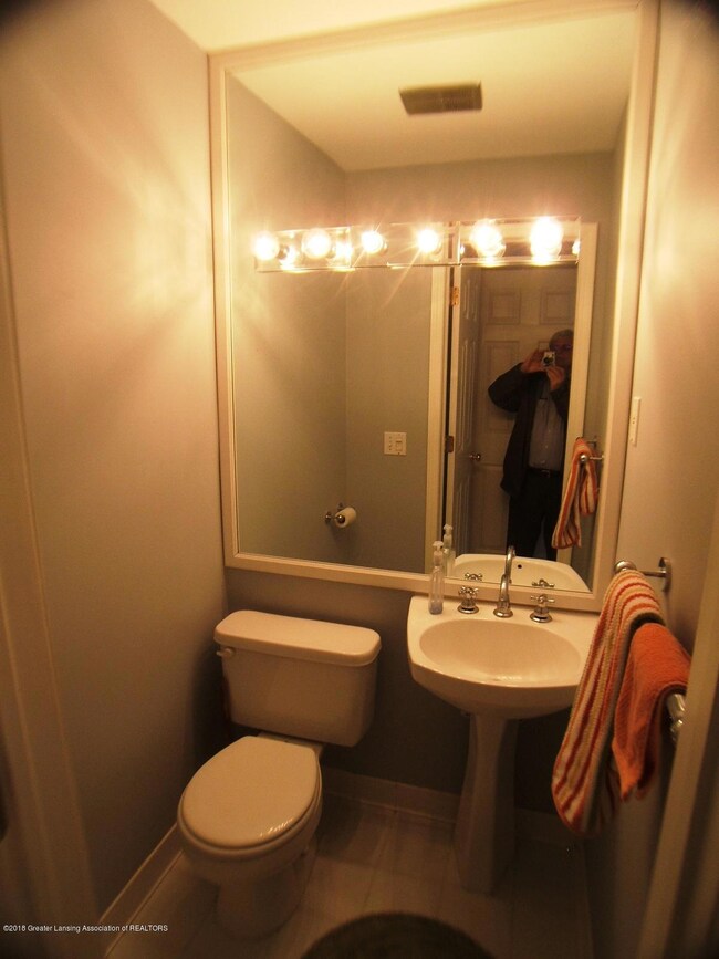 Half Bath 1s level