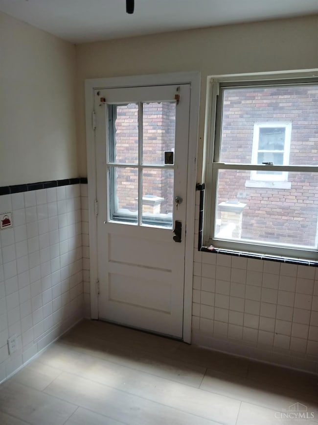 4403 Simpson Ave, Cincinnati, OH 45227 - photo 5