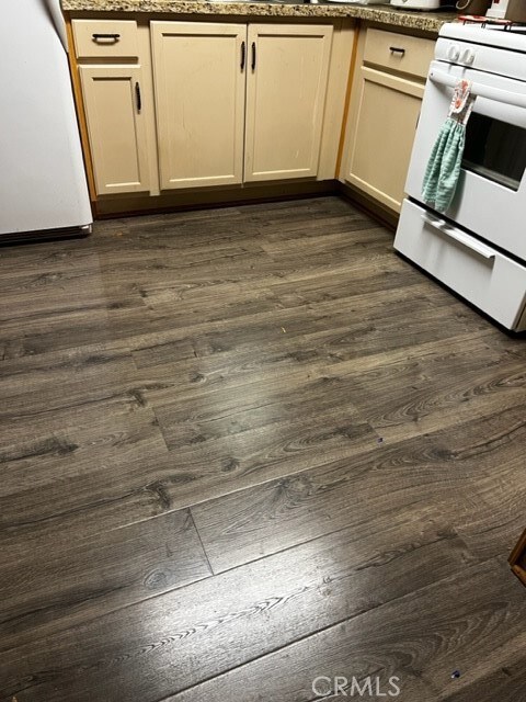 16469 Wimbleton Dr, Victorville, CA 92395 - photo 7